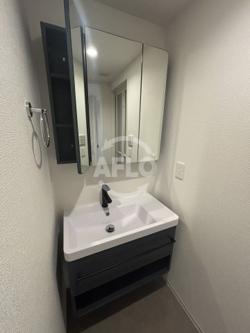 洗面設備　セレニテ東梅田アリエ　独立洗面所