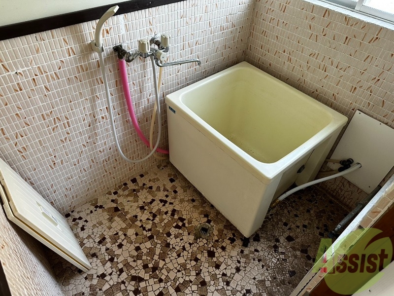 バス・シャワールーム　バスルームはこちらです。広々としてゆったり休めます。