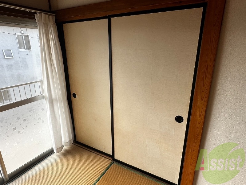 収納　収納スペースはコチラ。中が気になりますね～。