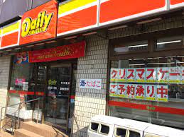 コンビニ　デイリーヤマザキ 谷町6丁目店（コンビニ）まで42m