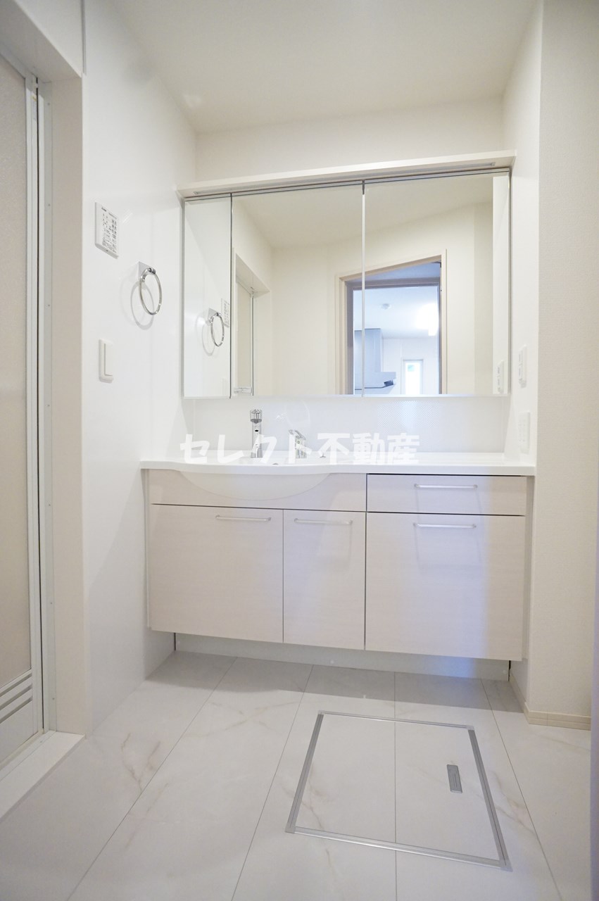 洗面設備　【アイ・アイマンションII】301 洗髪洗面化粧台