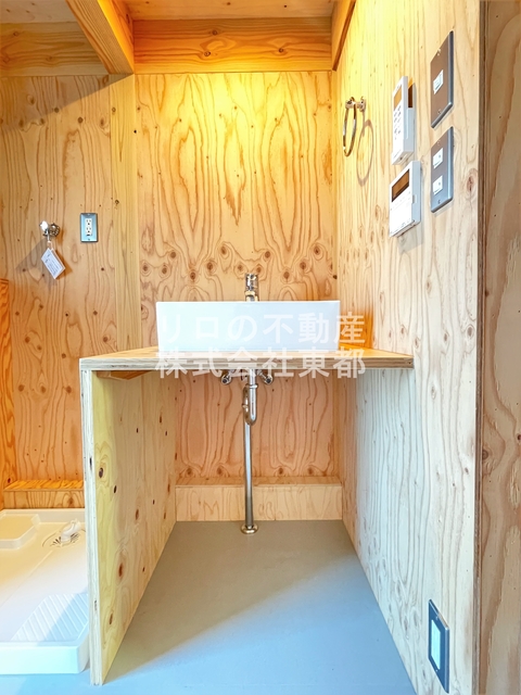 洗面設備　嬉しい洗面台は独立タイプ！