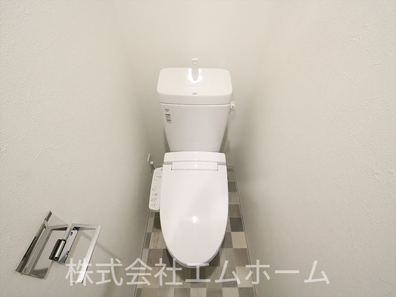 トイレ　温水洗浄便座付トイレ