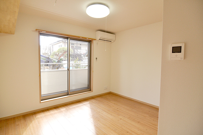 居室・リビング　明るい洋室です