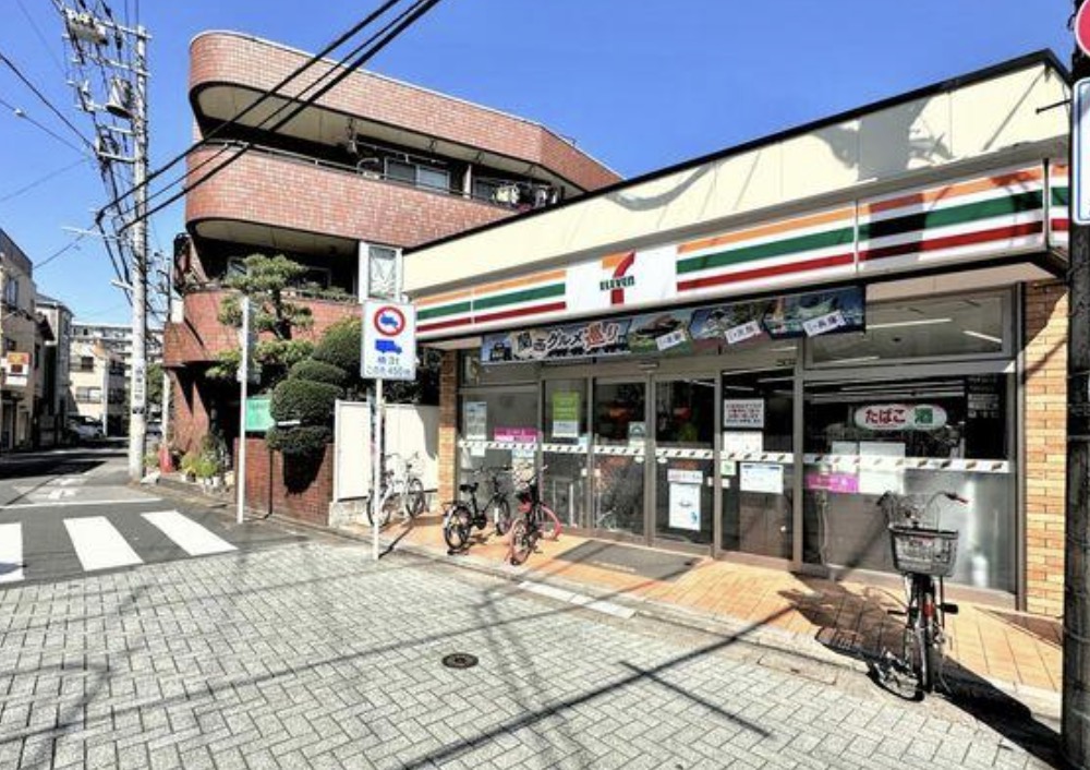 コンビニ　セブンイレブン足立日ノ出町店（コンビニ）まで438m