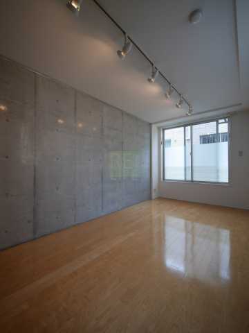 居室・リビング　お電話でお問合せのお客様を対象に初期費用割引中。