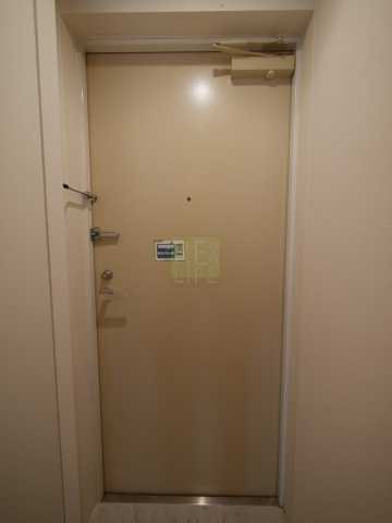 玄関　お電話でお問合せのお客様を対象に初期費用割引中。