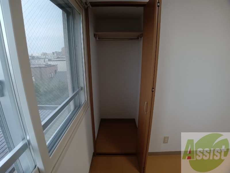 収納　洋室にはクローゼットがあるのですっきり片付きそうです。