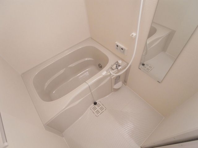 バス・シャワールーム　★追い焚き機能付バスルーム★