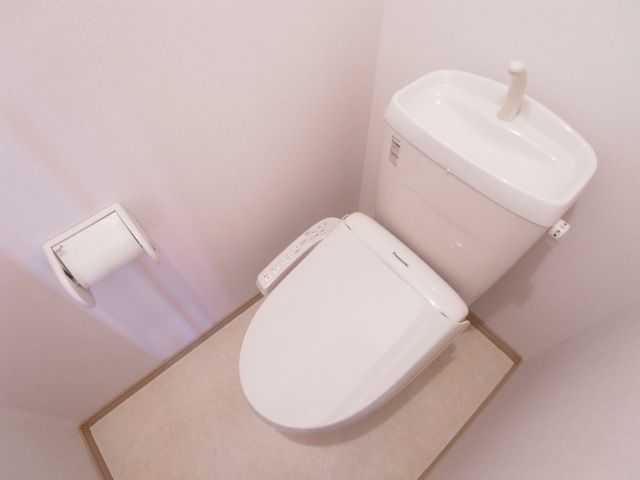 トイレ　★シャワートイレ★※別のお部屋の参考写真