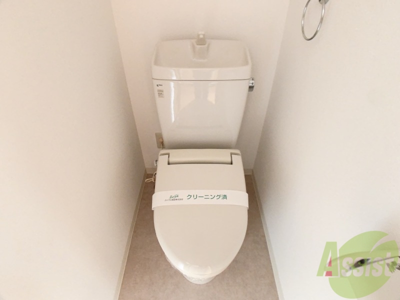 トイレ　人気のバストイレ別のお部屋です。嬉しいですね～。