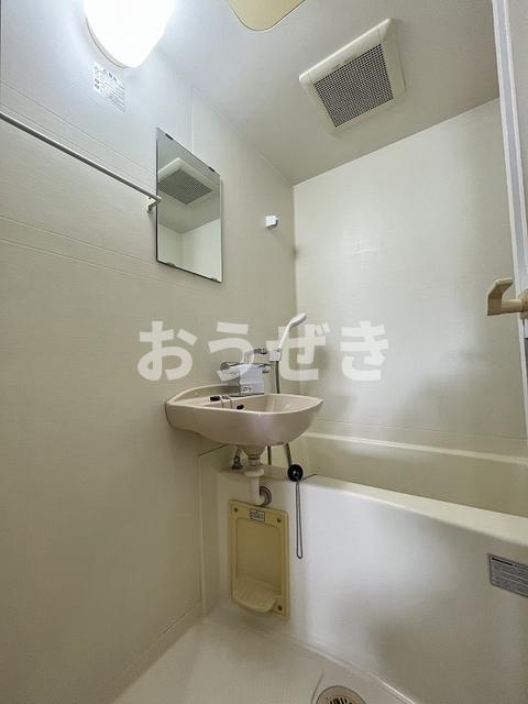 バス・シャワールーム　?