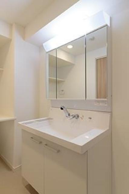 洗面設備　※写真は同タイプ住戸です。