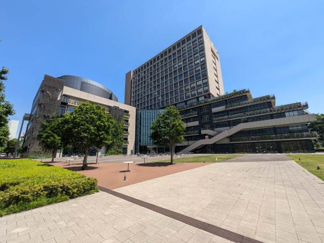 大学・短大　明治大学中野キャンパス中野教育研究支援事務室研究推進（大学・短大）まで563m