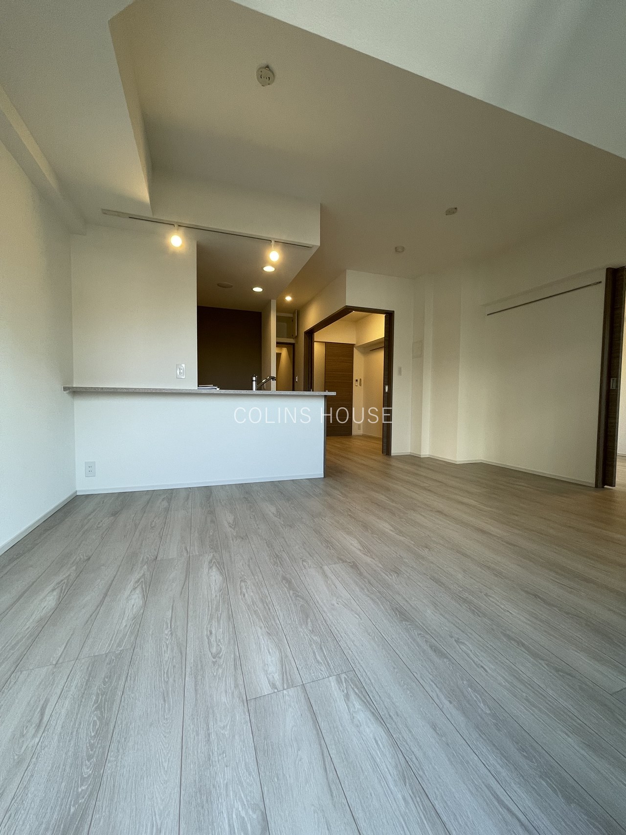 居室・リビング　同タイプ別フロア画像