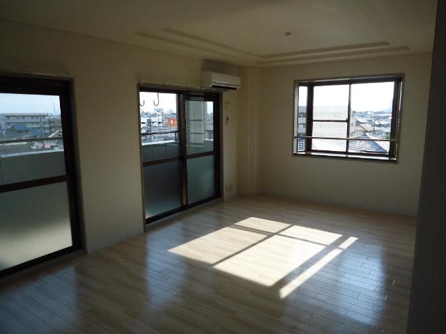 居室・リビング　リビング