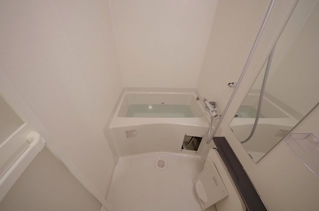 バス・シャワールーム　1/2/4/6/8Ｆのお部屋反転タイプ