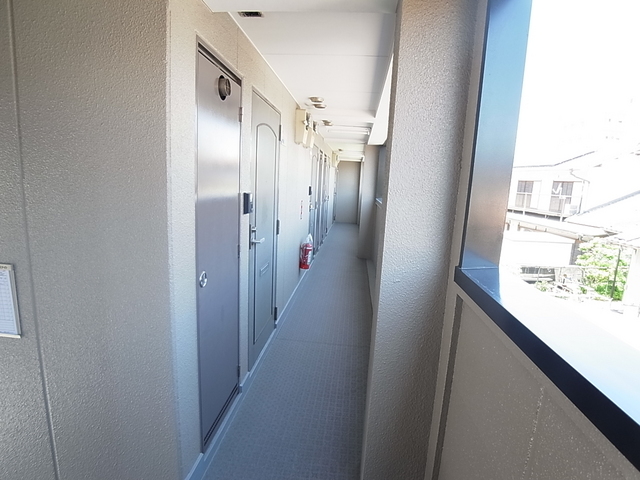 エントランス　玄関通路