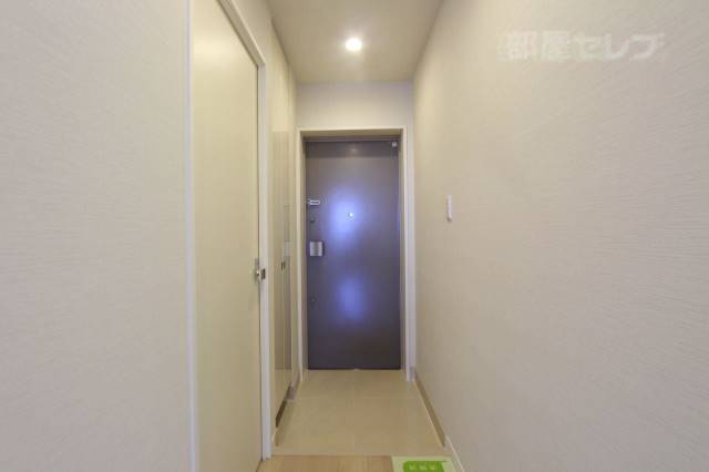 玄関　※８０２号室室内参照