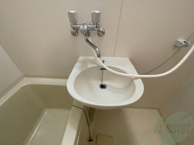 洗面設備　洗面はこちらでお願いします。歯磨きも出来ちゃいます。