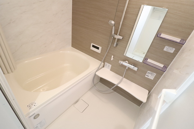 バス・シャワールーム　追い焚き給湯