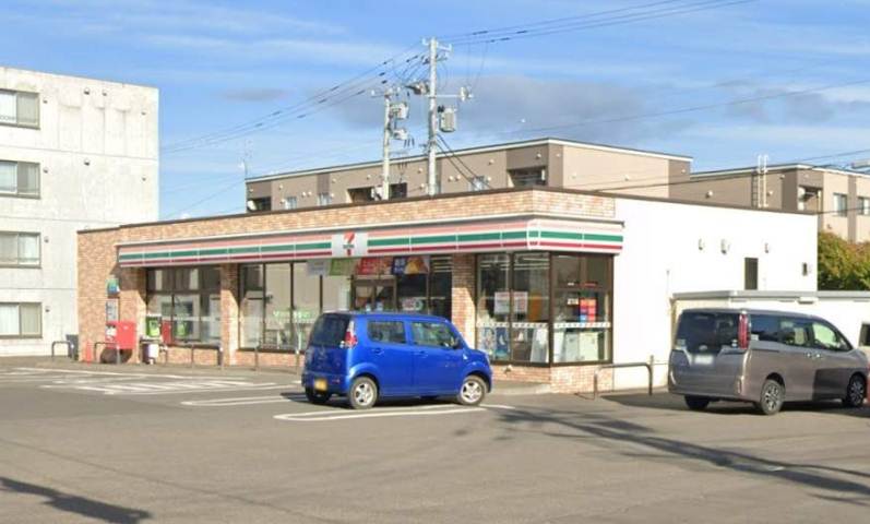 コンビニ　セブンイレブン（コンビニ）まで172m