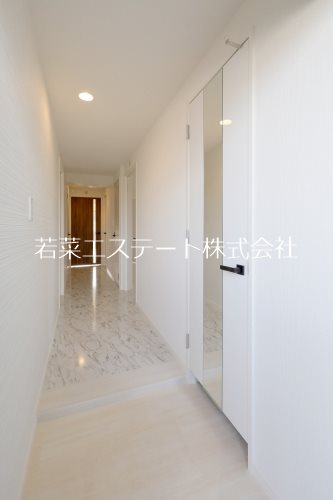 玄関　同型物件写真