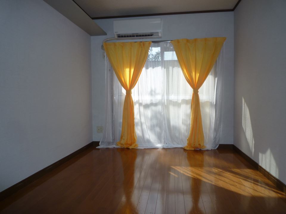 居室・リビング　☆壁紙はお洒落なクロスに張り替えました☆