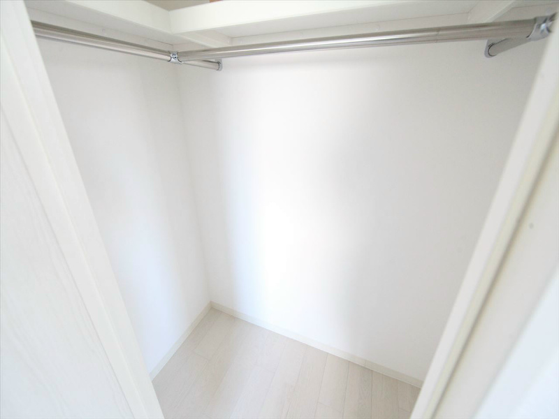 収納　ウォークインクローゼット（収納充実してます）