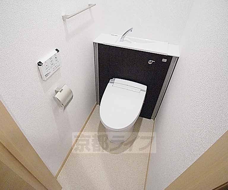 トイレ　ウォシュレット付きです。