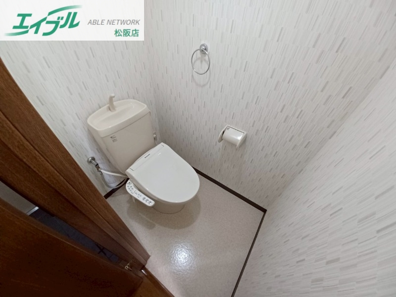 トイレ　同型参考写真