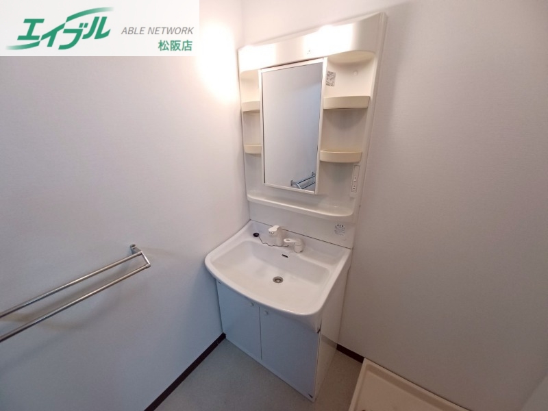 洗面設備　同型参考写真