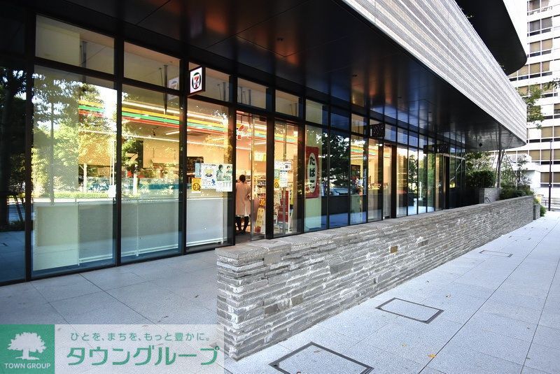 コンビニ　セブンイレブン四谷1丁目店（コンビニ）まで500m