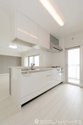 キッチン　※同タイプ別部屋のため、参考画像です。