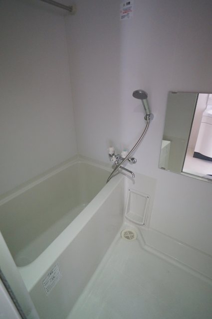 バス・シャワールーム　参考写真（同建物別部屋のものです）