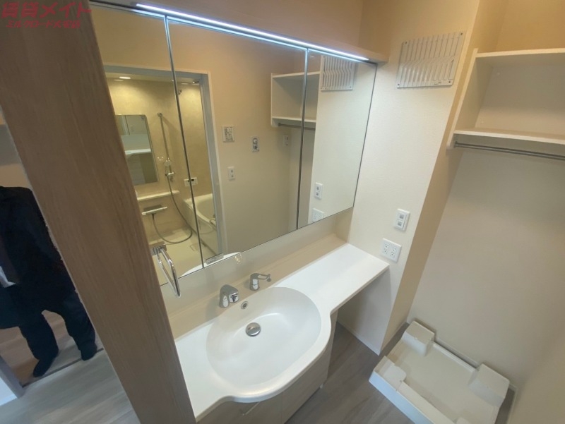 洗面設備　同物件別室写真