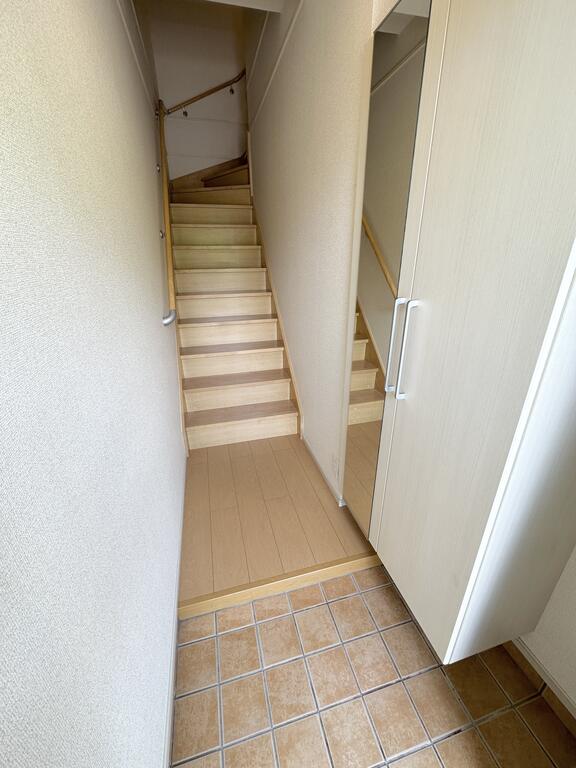 玄関　※画像と反転タイプのお部屋です