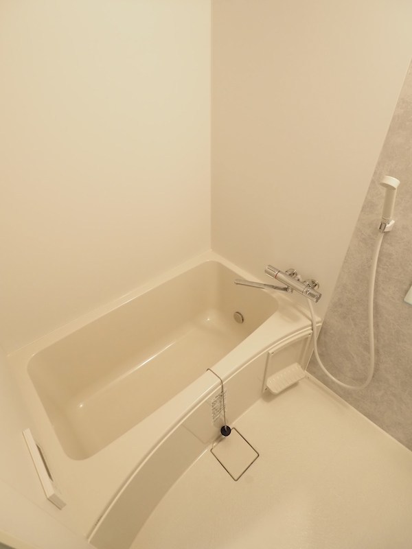 バス・シャワールーム　清潔感のあるピカピカのお風呂です！