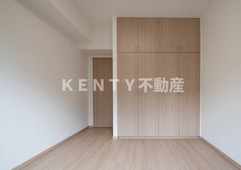 その他部屋・スペース　広くて明るい寝室