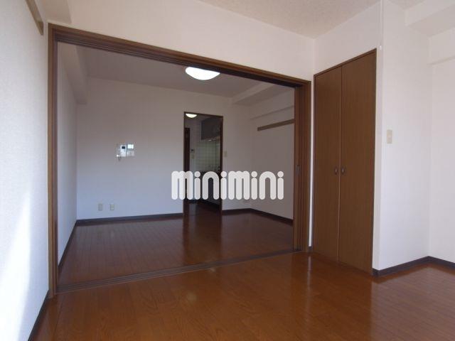 その他　洋室、ダイニングが繋がっているのでとても広く感じます。