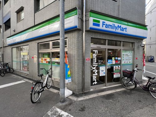 コンビニ　ファミリーマート大国三丁目店（コンビニ）まで152m