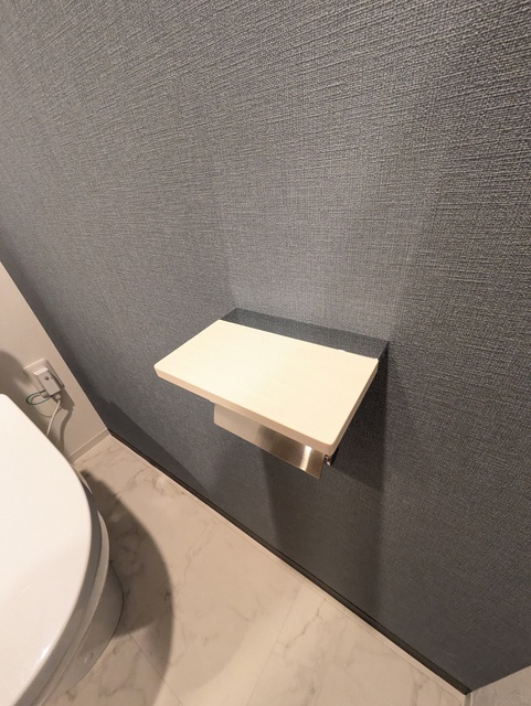 トイレ　スマホが置けるペーパーホルダー★