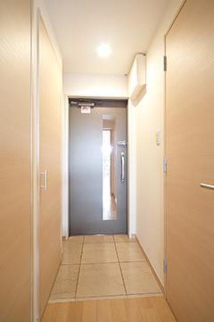 玄関　※写真は同タイプ住戸です。