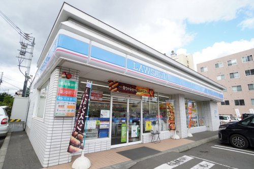 コンビニ　ローソン 札幌南4条西十五丁目店（コンビニ）まで385m