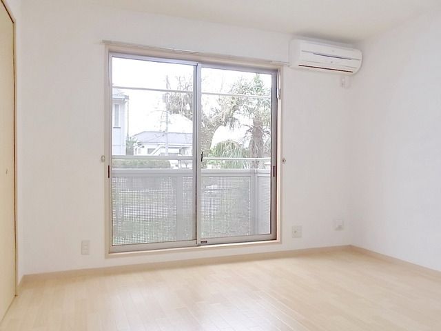 居室・リビング　★床フローリング・エアコン完備★