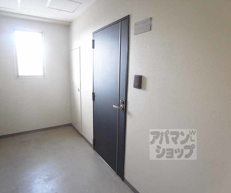 その他設備　玄関ドアです。