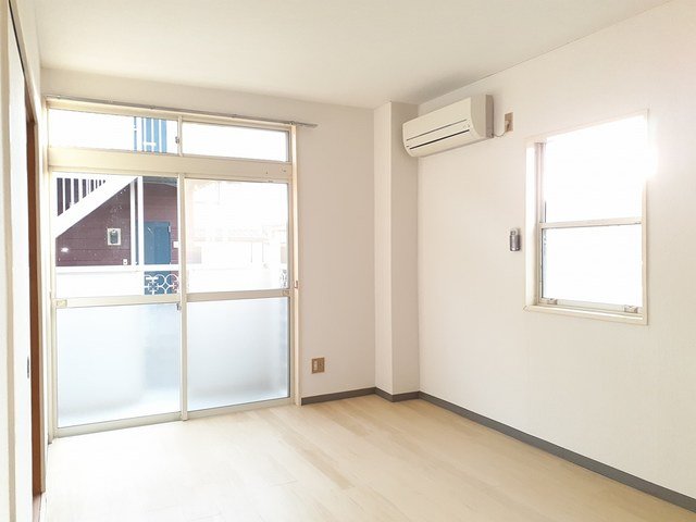 その他部屋・スペース　明るい色調の室内です