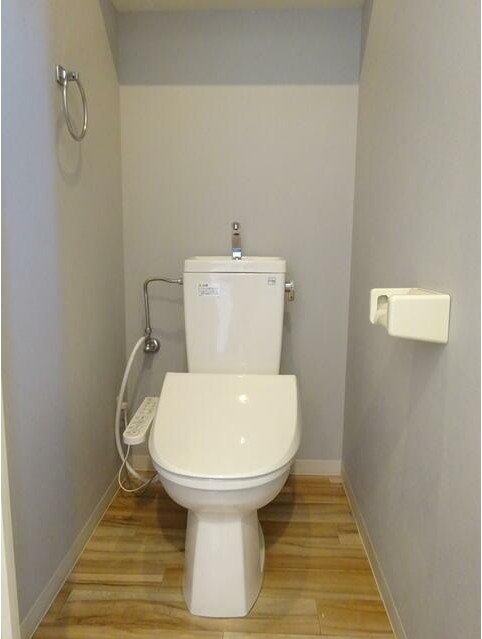 トイレ　嬉しい温水洗浄便座♪