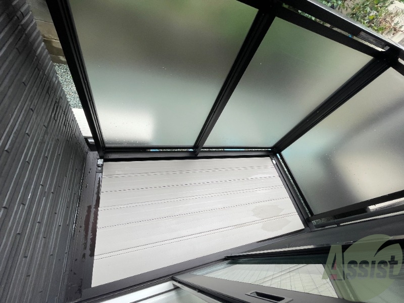 バルコニー　バルコニーは洗濯物がはかどりそうな広さがありますよ。