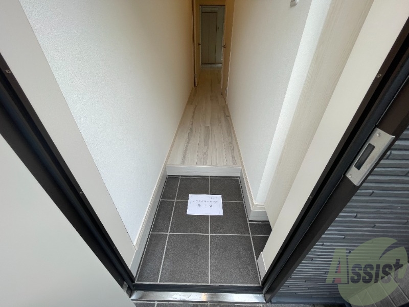 玄関　玄関からの様子です。ＤＫに繋がっています。